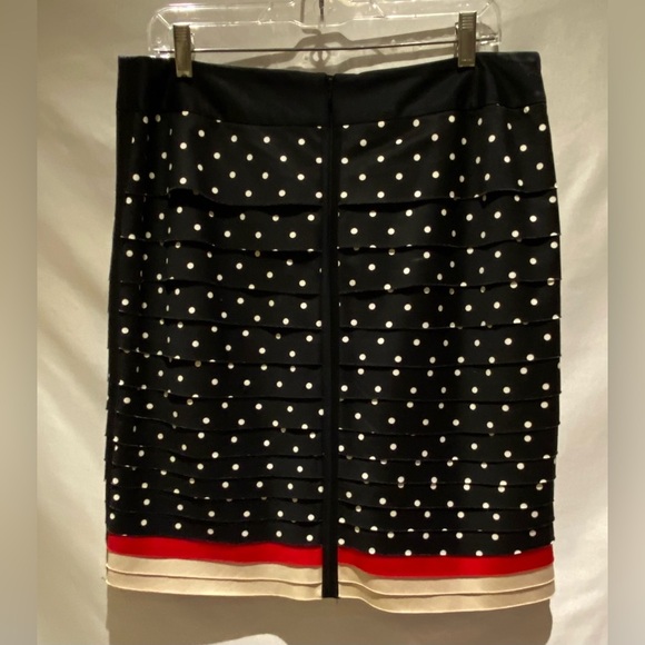 White House Black Market Tiered Polka Dot Pencil Skirt, size 12 - Picture 4 of 9
